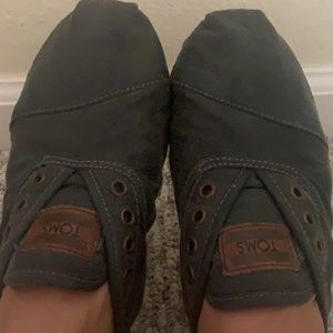 Toms slip on shoes